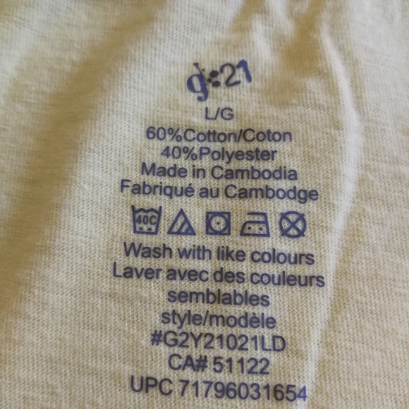 G21 Crew Neck Tee - Picture 2 of 3